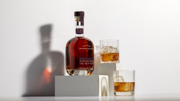 Woodford Reserve vient de laisser tomber le bourbon en édition limitée terminée dans les fûts de cognac