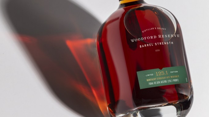 Le nouveau whisky Barrel Strength de Woodford Reserve est son seigle le plus fort jamais créé