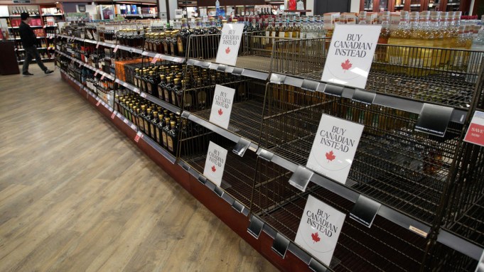 Les exportations de spiritueux américains chutent alors que les acheteurs internationaux rejettent l'alcool américain: rapport