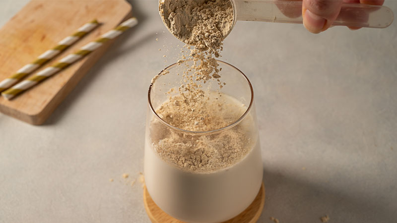 Ajouter des protéines à tout est une tendance à laisser de côté en 2025.