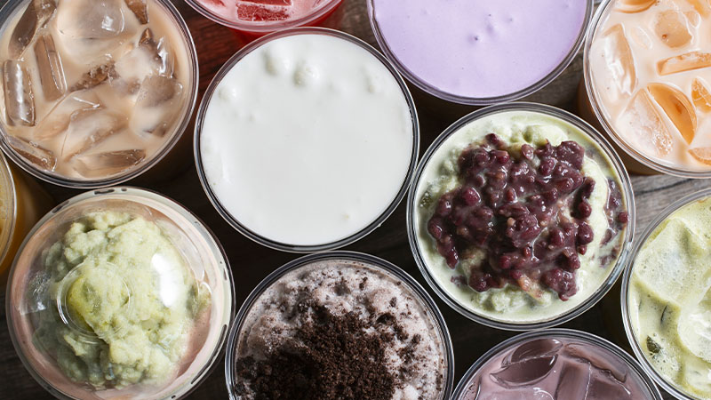 Le besoin compulsif de transformer chaque thé et café en dessert est une tendance à laisser de côté en 2025.