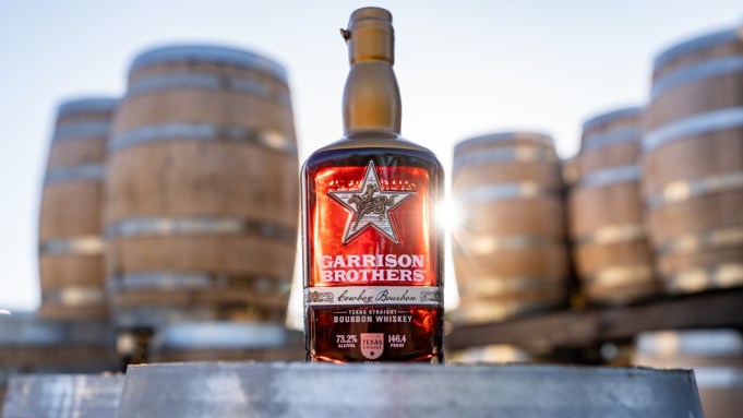 L'une des meilleures distilleries artisanales du Texas vient de lancer un bourbon Hazmat ultra puissant