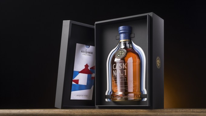 Malgré un marché du whisky en ralentissement, cette nouvelle distillerie d'Islay a augmenté sa production