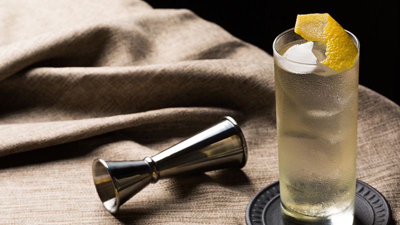 Un Aquavit Highball est un cocktail à boire en regardant les Jeux olympiques d'hiver cette année.