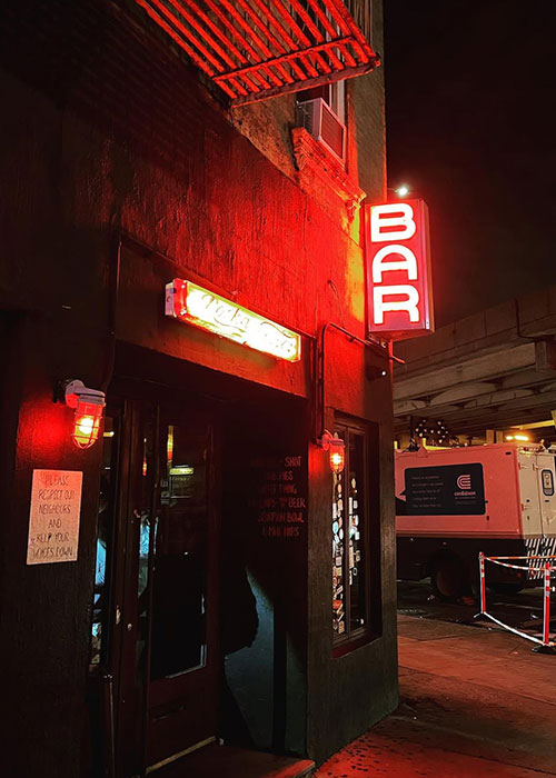 Rocka Rolla est l'un des meilleurs bars de plongée de New York.