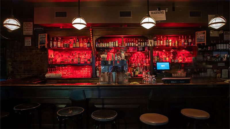 2A est l'un des meilleurs bars de plongée de New York.