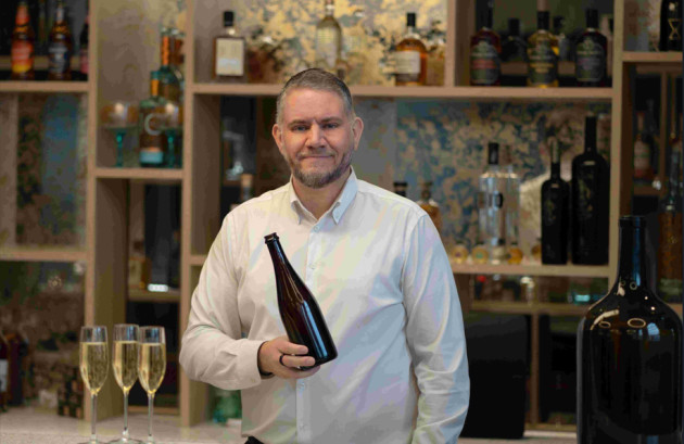 Croxsons dévoile une bouteille de vin mousseux britannique