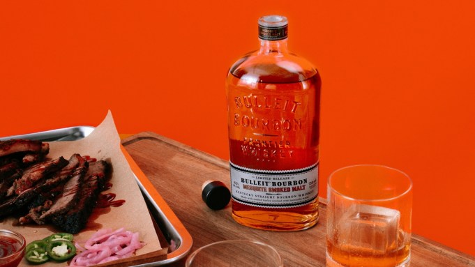 Bullieit vient de sortir un bourbon fabriqué avec un malt fumé au mesquite