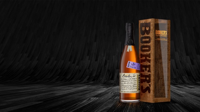 Jim Beam vient de sortir le premier lot de bourbon de l'année de son Booker - et c'est un bon lot
