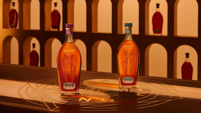 Angel's Envy a ramené ses whiskies bruts de fût – avec des déclarations d'âge de 10 ans