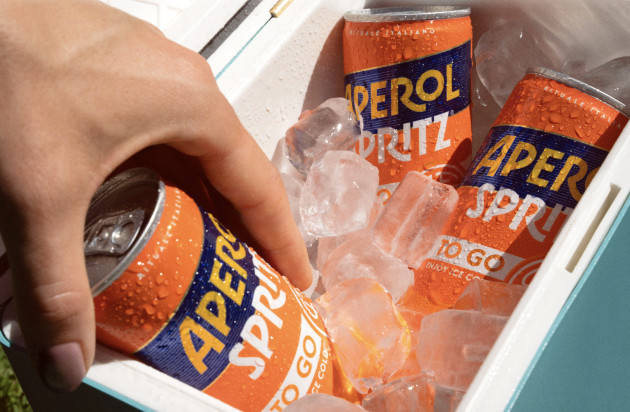 Aperol annonce le lancement du spritz RTD