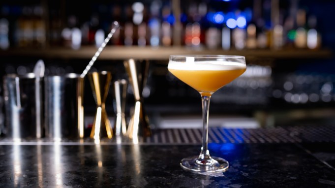 Comment rendre une industrie aigre, le cocktail bizarre qui est totalement délicieux