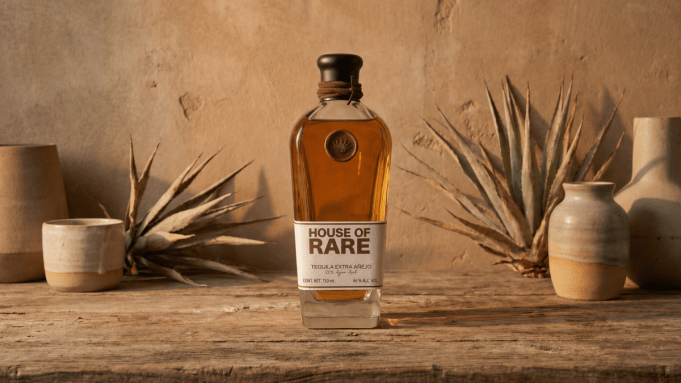 Ce nouvel Extra Añejo est une tequila haut de gamme à l'apparence résolument discrète.