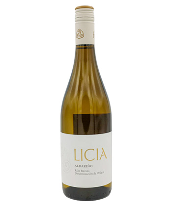Bodegas La Val 'Licia' Albariño 2024 est l'un des meilleurs Albarinos des Rias Baixas en Espagne.