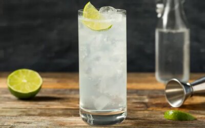 Comment faire une Coco de Agua, la cousine plus légère et plus rafraîchissante de la Piña Colada
