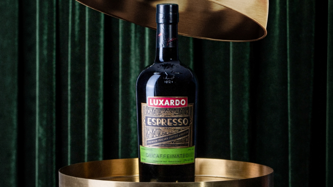 Cette liqueur expresso décaféinée donne à votre cocktail un goût de café sans le buzz