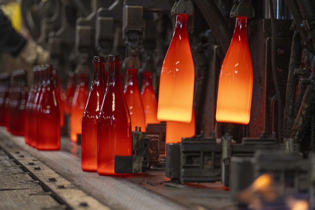 La première bouteille de vin mousseux fabriquée au Royaume-Uni entre en production