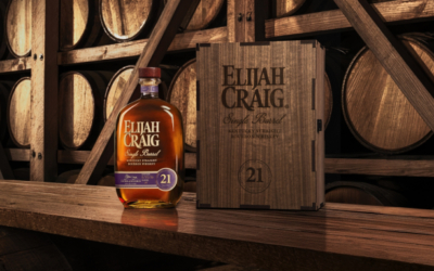 Le très convoité Single Barrel Bourbon de 21 ans d'Elijah Craig est de retour