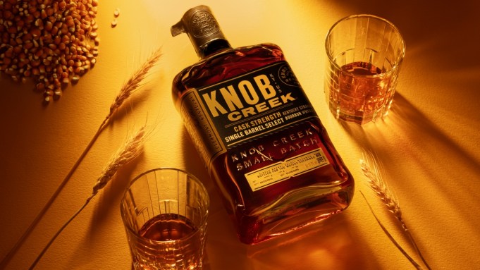 Un bourbon exclusif Knob Creek, résistant en fût, est désormais disponible via le Whisky Exchange