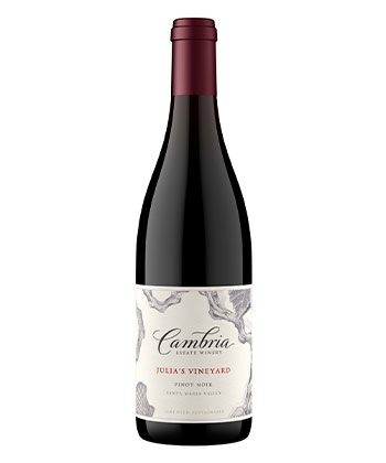 Le Pinot Noir 2018 de Julia's Vineyard de Cambria Estate Winery est l'un des meilleurs pinots noirs de Californie à un prix abordable.