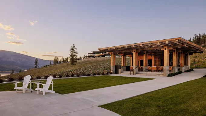Comment la vallée de l'Okanagan au Canada est devenue un terrain de jeu luxueux pour les riches amateurs de vin