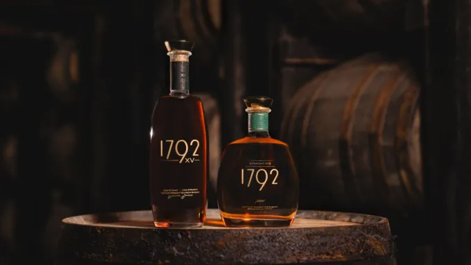 La distillerie sœur Barton 1792 de Buffalo Trace vient de lancer une paire d'excellents nouveaux whiskies