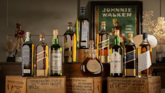 Cette collection de plus de 3 200 whiskies Johnnie Walker est la plus grande jamais mise aux enchères