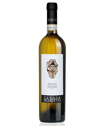 Tenuta Scuotto Fiano di Avellino 2023 est l'un des meilleurs vins blancs de la région italienne de Campanie.