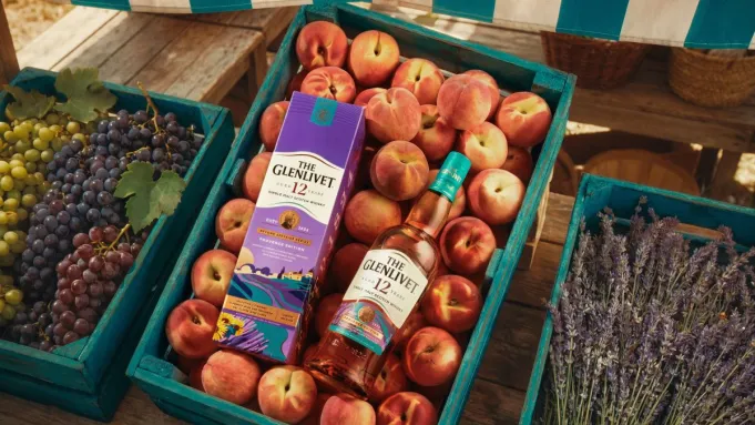 L'excellent nouveau whisky Glenlivet's a une finition inhabituelle en fût de vin blanc