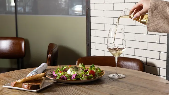 Ne rangez pas votre vin blanc juste parce que c'est l'automne