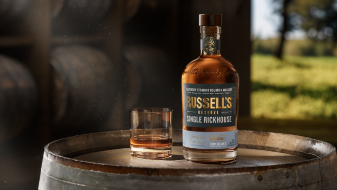 L'excellent nouveau bourbon de Russell's Reserve est un whisky que les fans de seigle adoreront