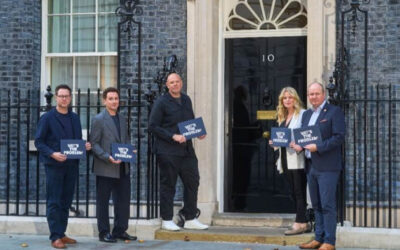 Pétition relative à la TVA sur l'hospitalité déposée au 10 Downing Street avant le budget